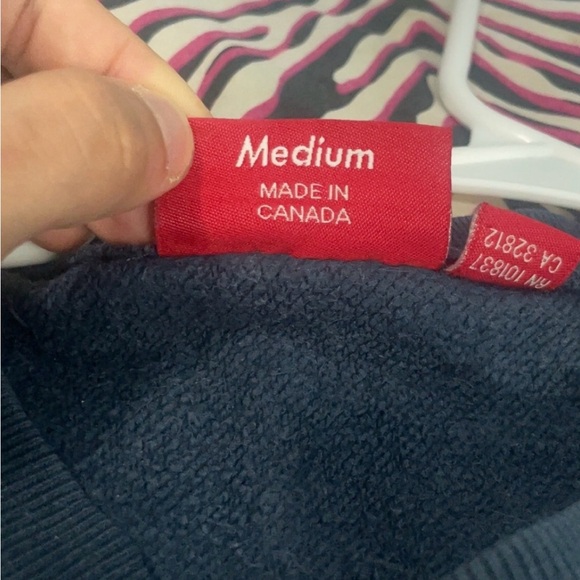 Supreme Black Crewneck Sweater running small fit S-M - Picture 5 of 5